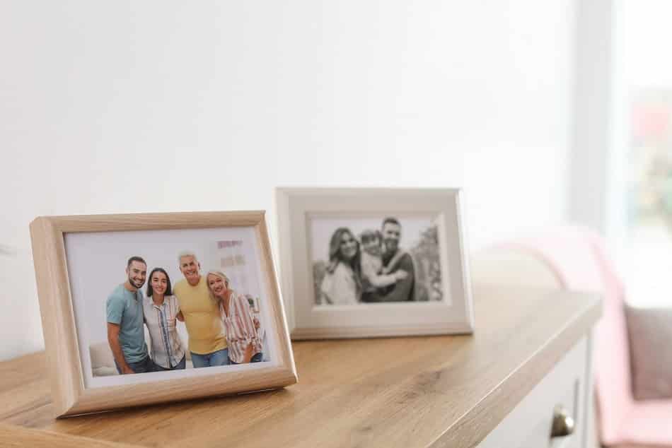 Add photographs to your caravan